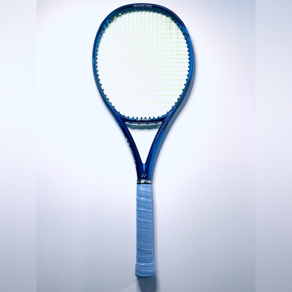 YONEX EZONE 98 Tour VDM Isometric Tennis Racket (4-3/8 Grip)